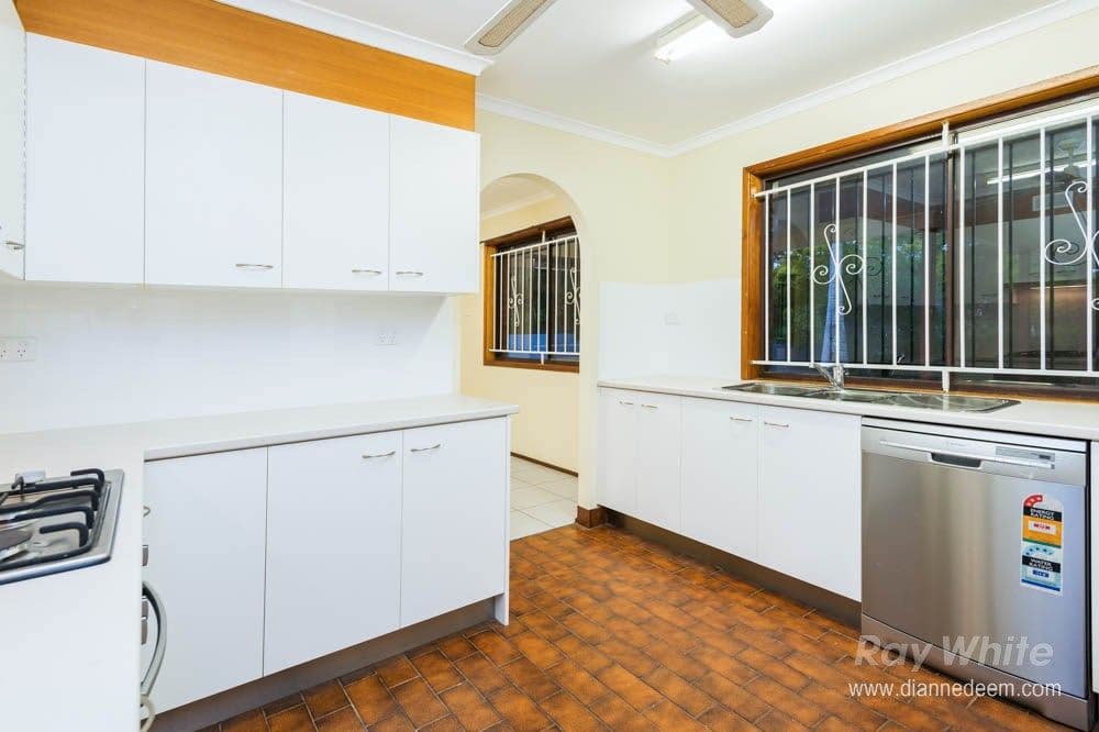 64 Wishart Road, UPPER MOUNT GRAVATT QLD 4122, Upper Mount Gravatt - Thumbnail 5