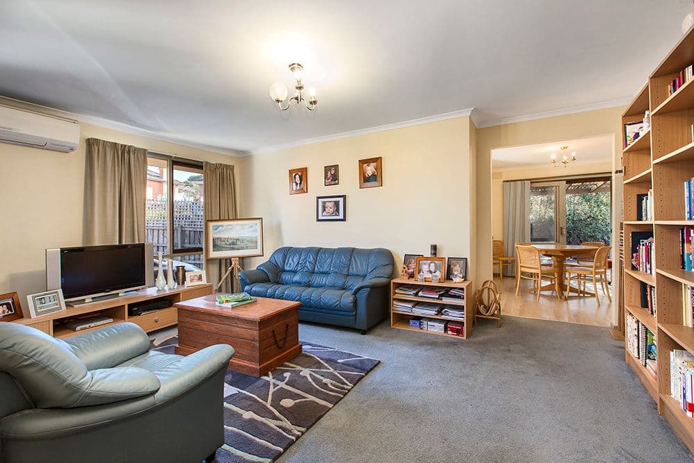 21 Outhwaite Avenue, DONCASTER VIC 3108, Doncaster - Thumbnail 2