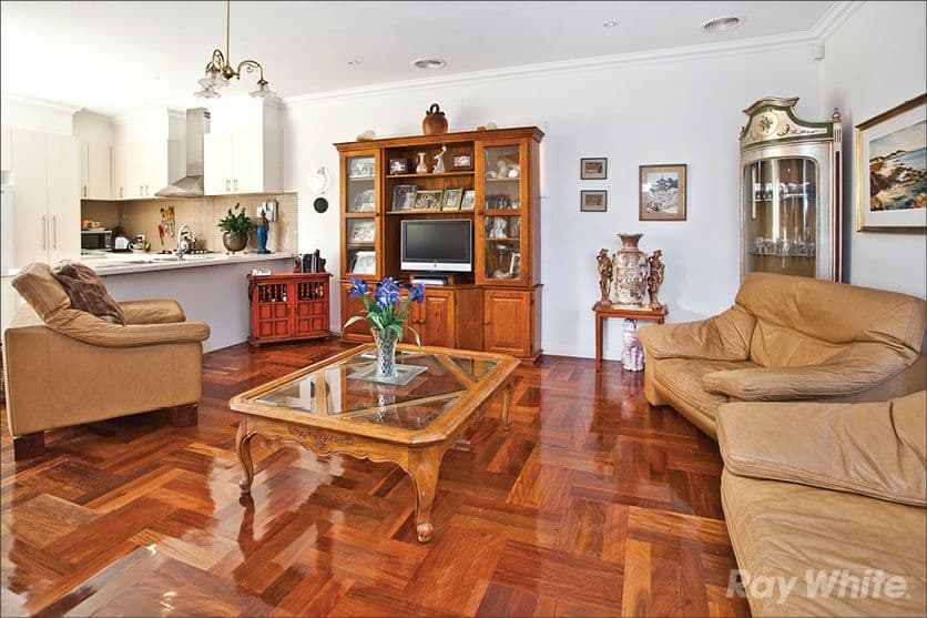 10 Lee Avenue, MOUNT WAVERLEY VIC 3149, Mount Waverley - Thumbnail 2