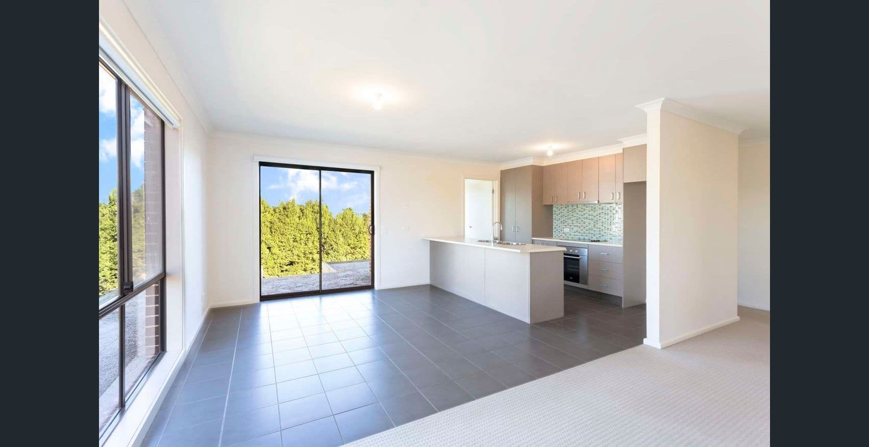 13 Sutherland Way, Drouin VIC 3818, Drouin - Thumbnail 3