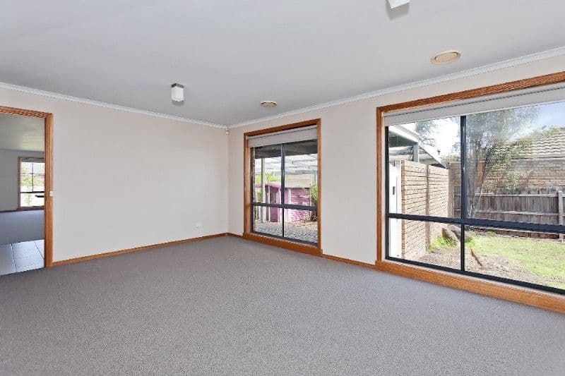 21 Amberly Park Drive, NARRE WARREN SOUTH VIC 3805, Narre Warren South - Thumbnail 4