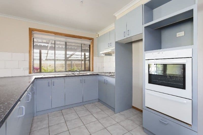 21 Amberly Park Drive, NARRE WARREN SOUTH VIC 3805, Narre Warren South - Thumbnail 5