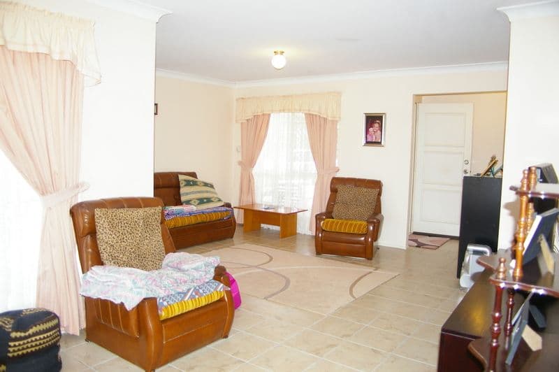 11 Sandra Court, DECEPTION BAY QLD 4508, Deception Bay - Thumbnail 2