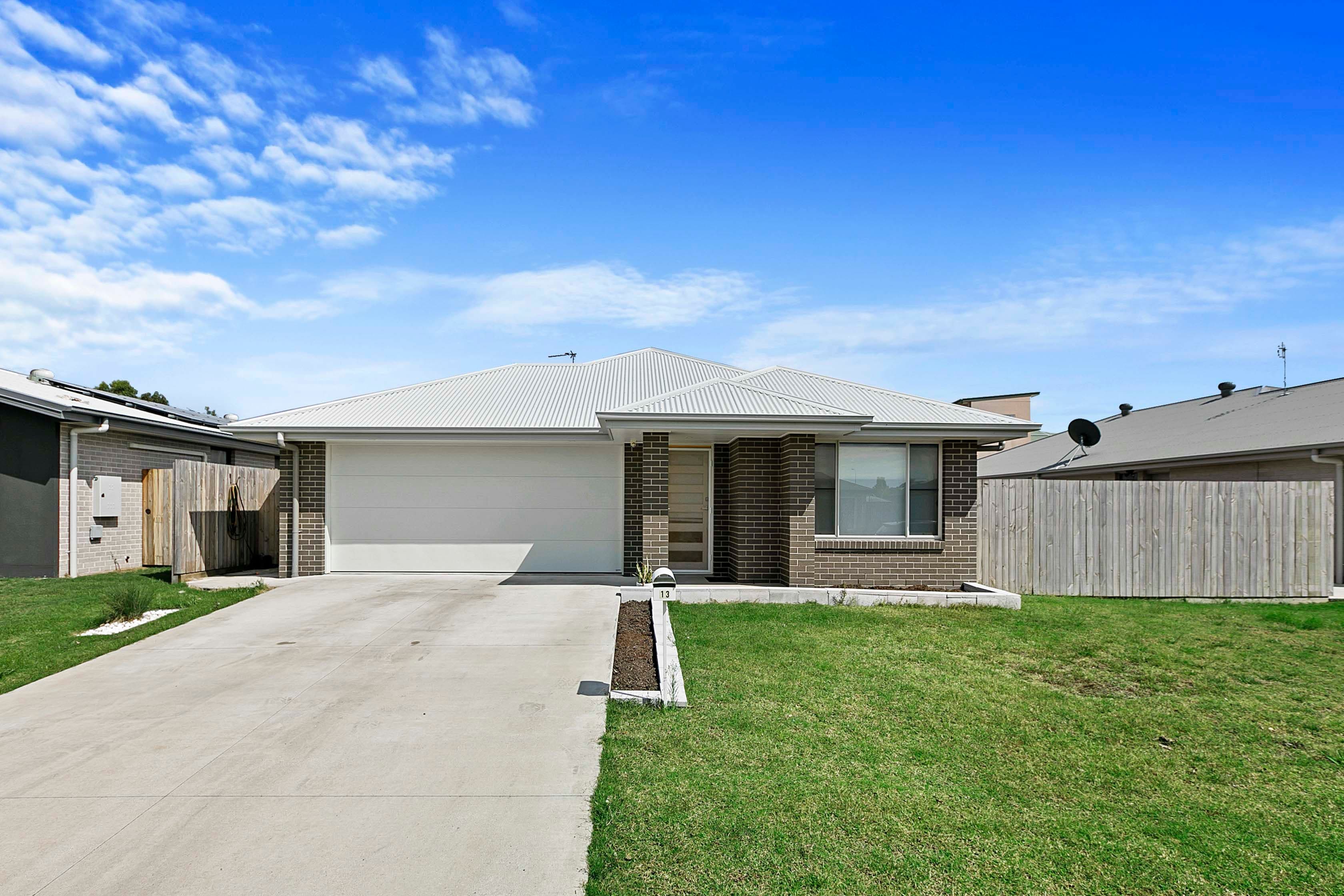 13 Waugh Street, Urangan QLD 4655, Urangan - Thumbnail 2