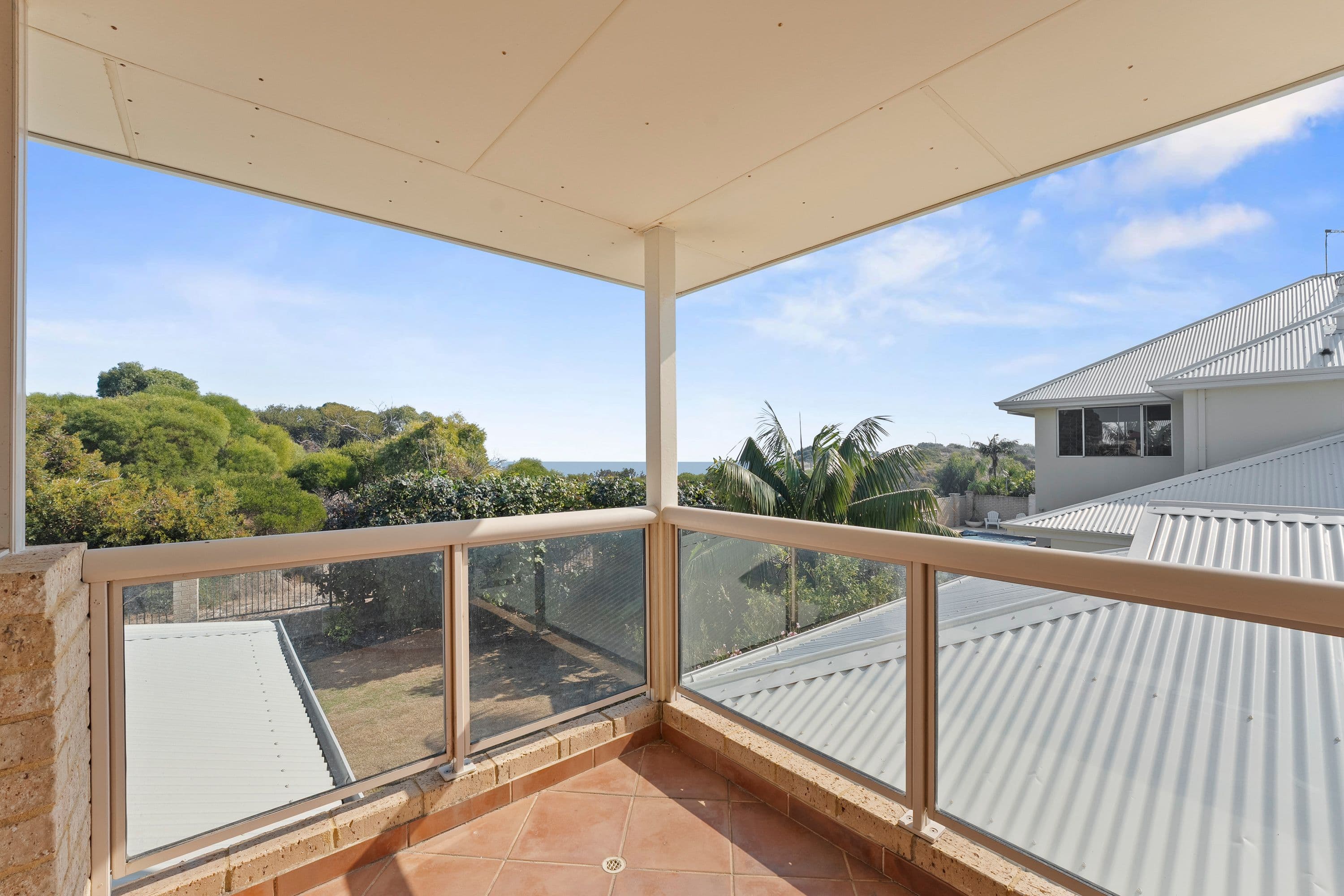 8 Cardiff Place, Warnbro WA 6169, Warnbro - Thumbnail 2