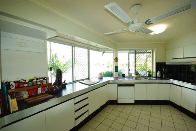 383 Benowa Road, BENOWA QLD 4217, Benowa - Thumbnail 8