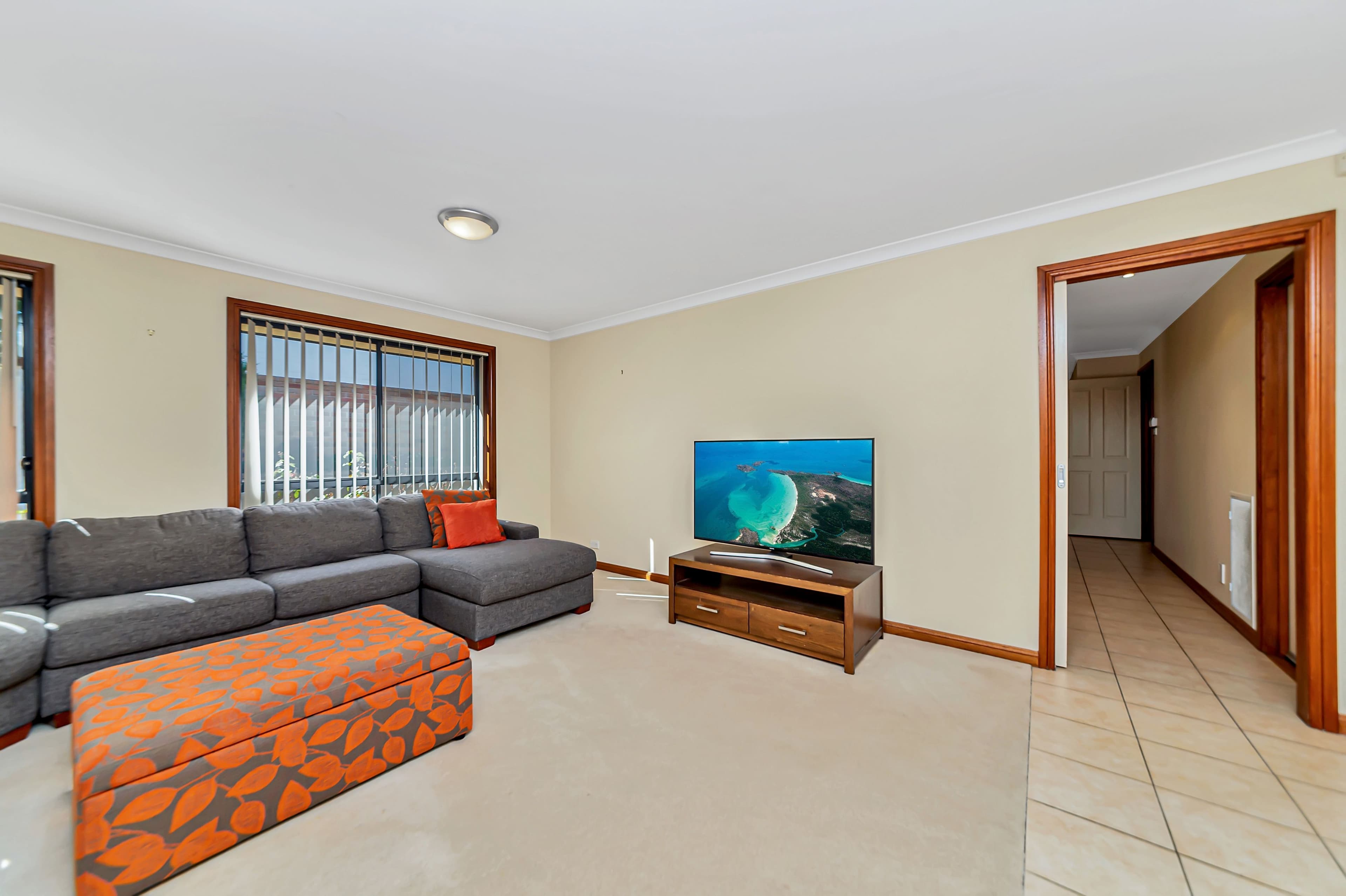 66 Stonehaven Circuit, Queanbeyan East - Thumbnail 3