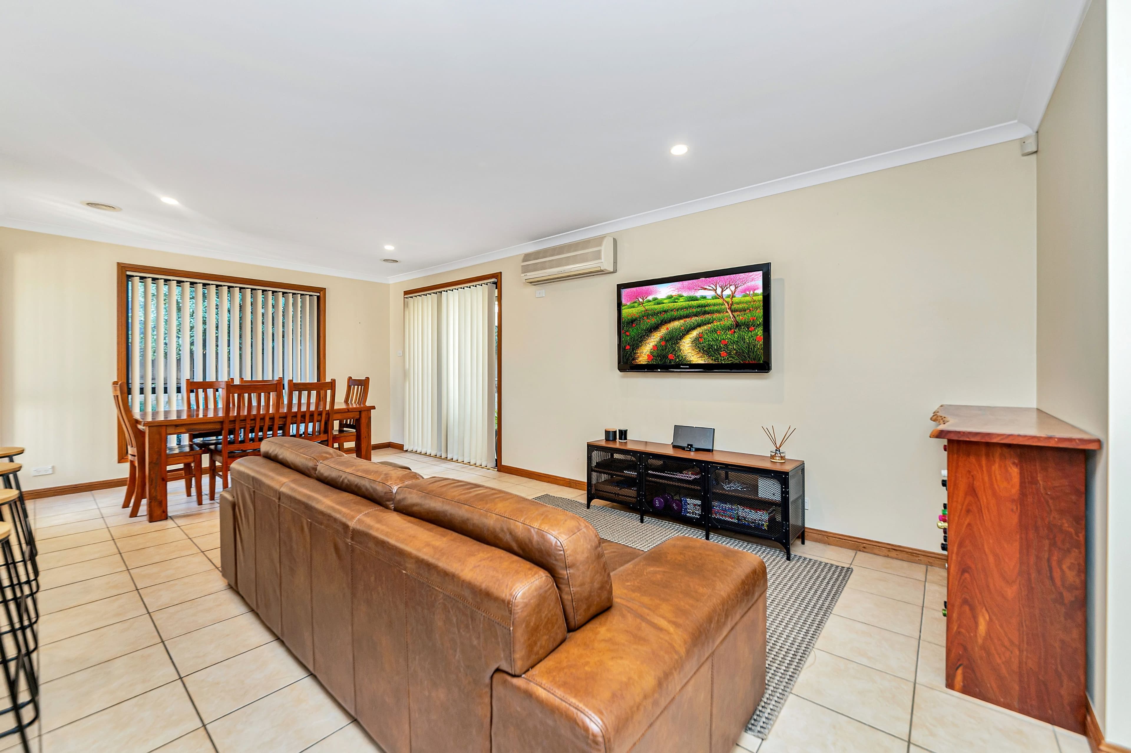 66 Stonehaven Circuit, Queanbeyan East - Thumbnail 4