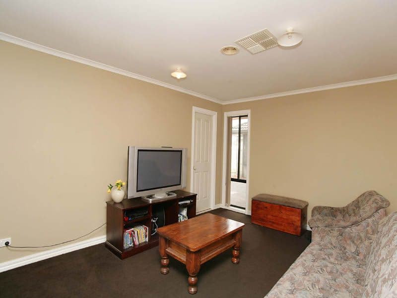 34 Jacaranda Place, CRAIGIEBURN VIC 3064, Craigieburn - Thumbnail 3