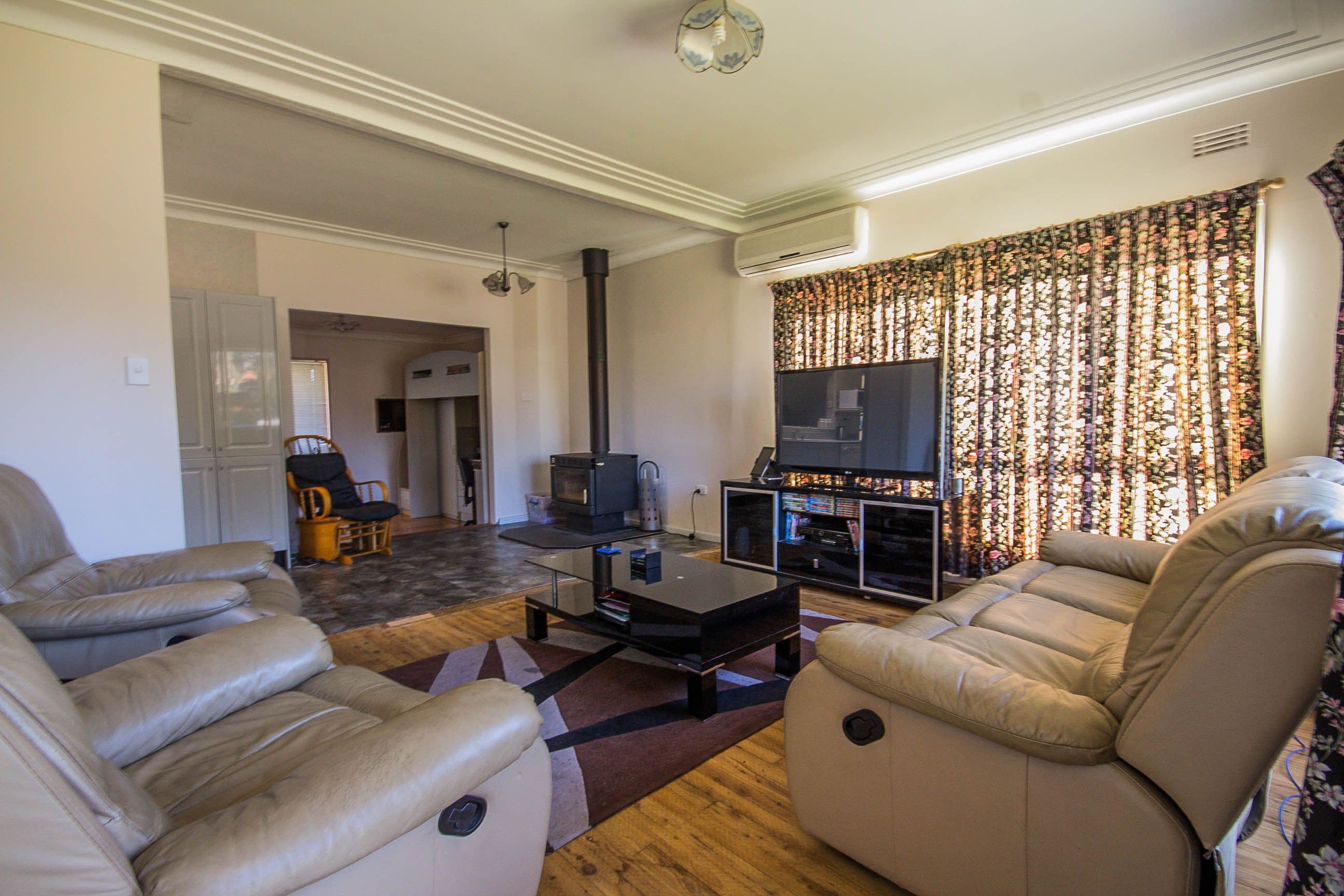 24 Gloucester Street, Macquarie Fields NSW 2564, Macquarie Fields - Thumbnail 2