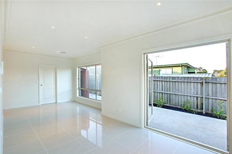 1B Elizabeth Grove, BUNDOORA VIC 3083, Bundoora - Thumbnail 5
