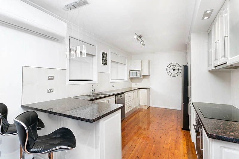 18 Madden Street, Oak Flats - Thumbnail 3