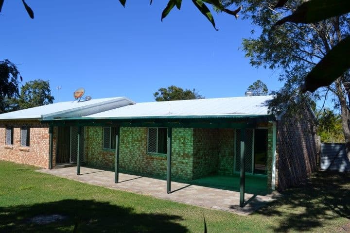 25 Polson Street, POINT VERNON QLD 4655, Point Vernon - Thumbnail 3