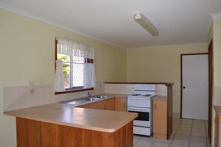 25 Polson Street, POINT VERNON QLD 4655, Point Vernon - Thumbnail 5