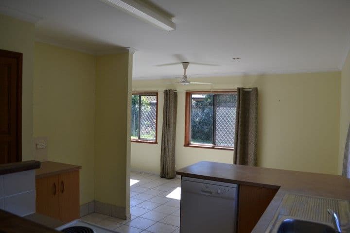25 Polson Street, POINT VERNON QLD 4655, Point Vernon - Thumbnail 6