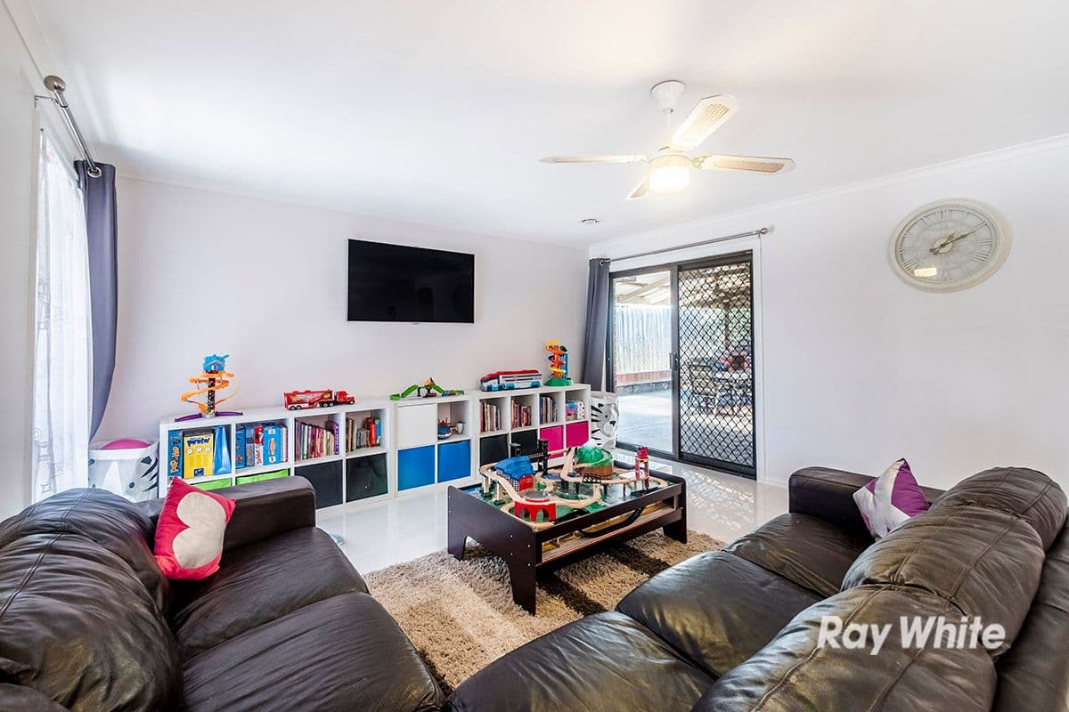 16 Brentwood Drive, Cranbourne North VIC 3977, Cranbourne North - Thumbnail 6