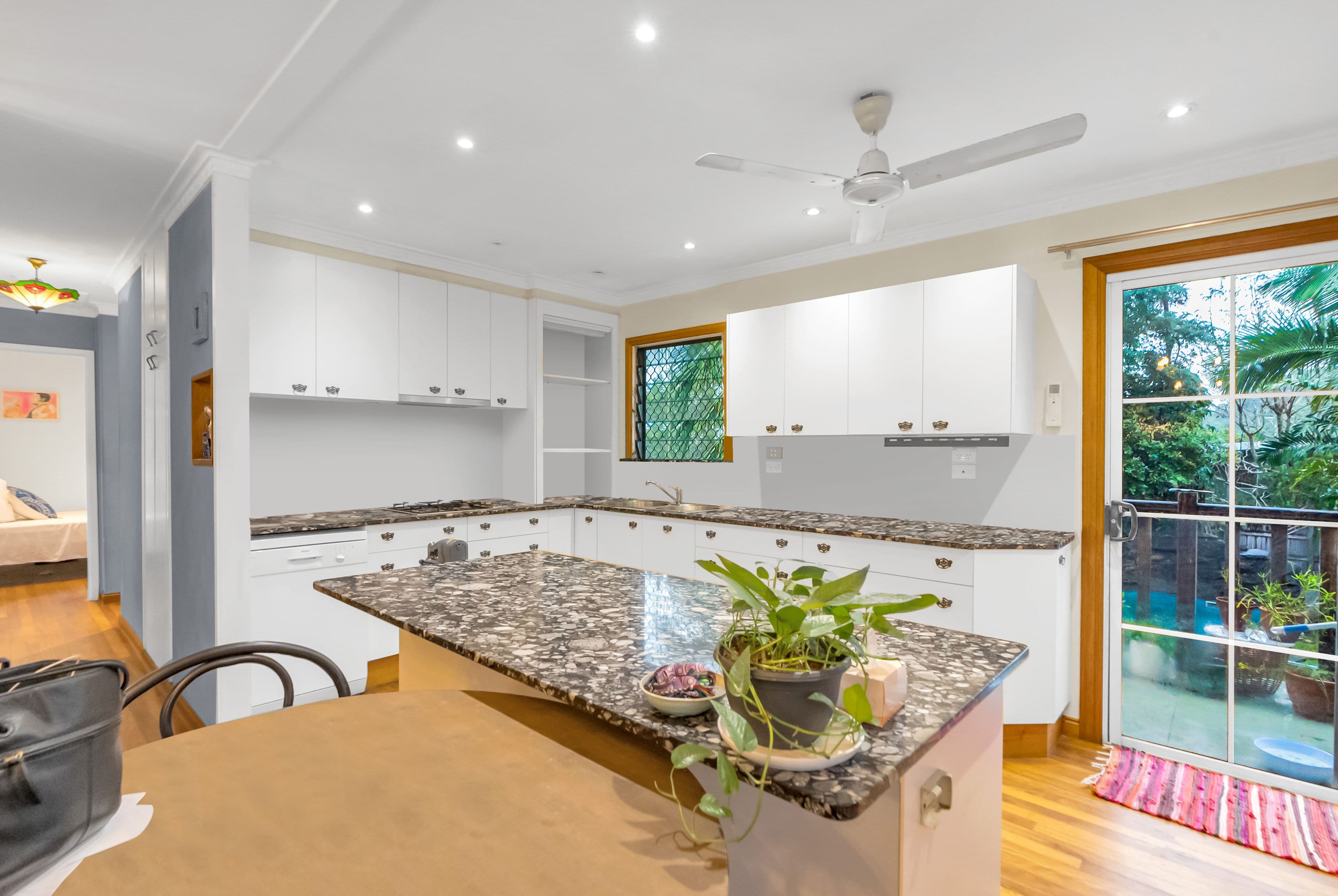 372-374 Mayers Street, Edge Hill QLD 4870, Edge Hill - Thumbnail 3