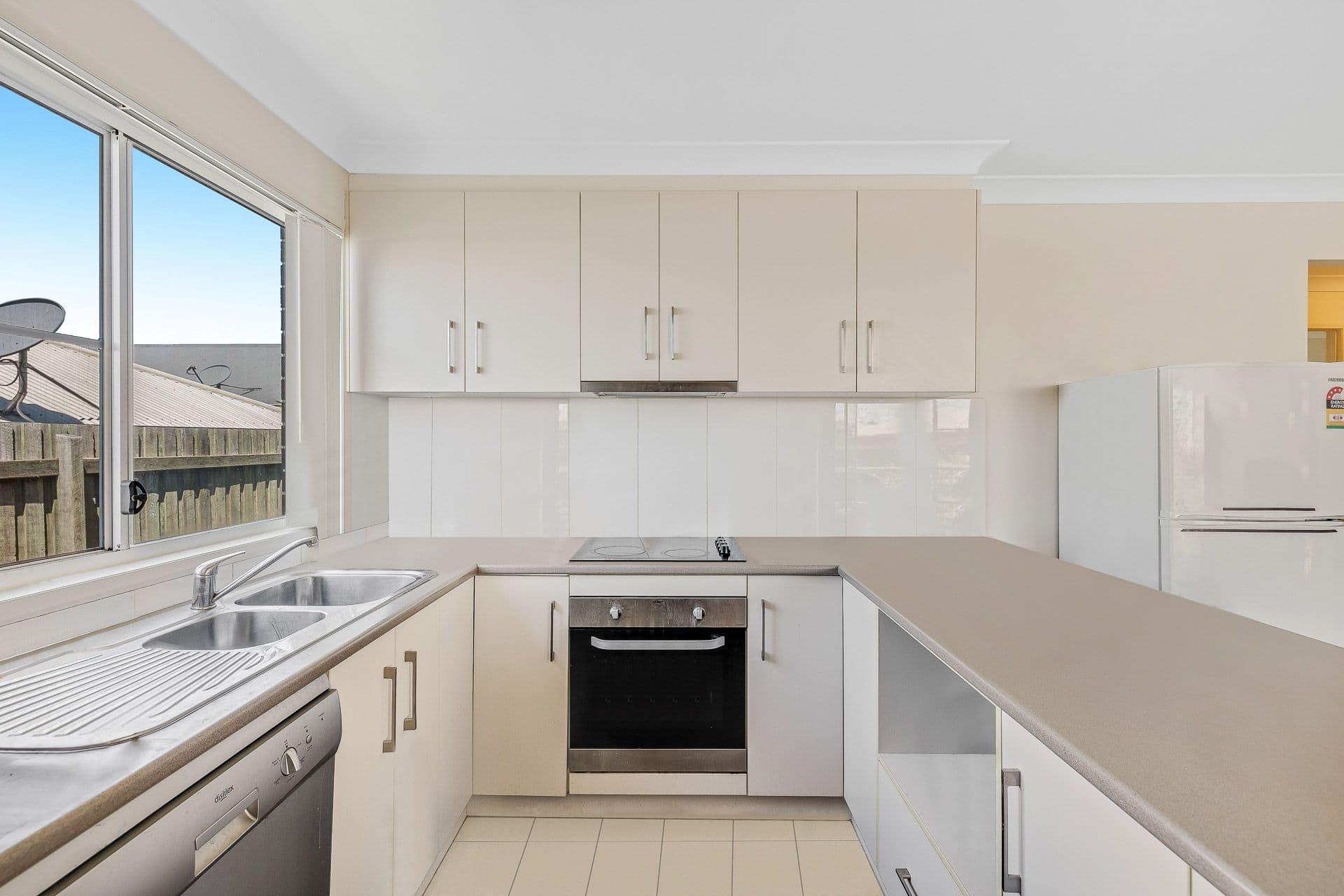 18 Franklin Avenue, Warragul, VIC 3820, Warragul - Thumbnail 4