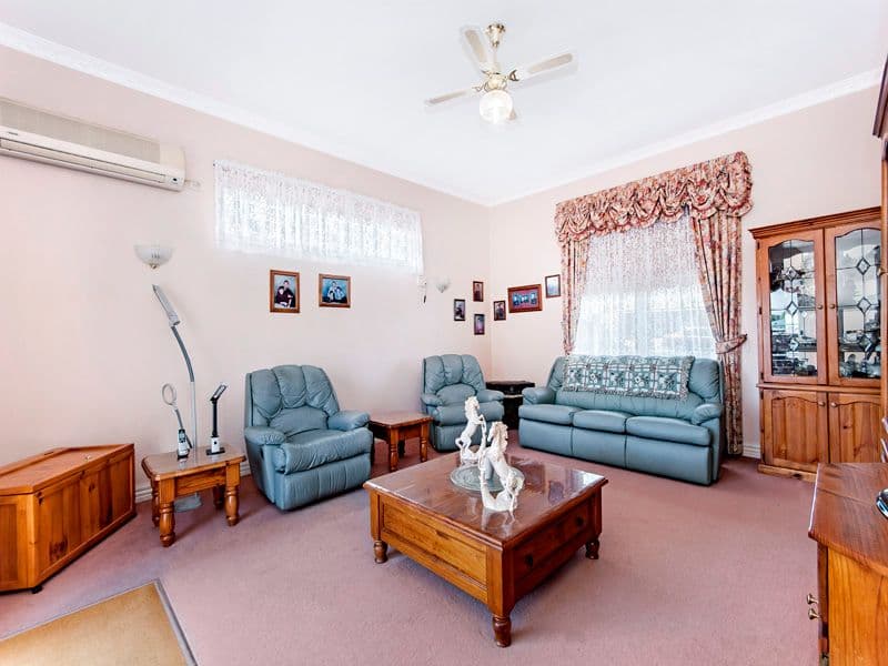 211 Russell Street, Dennington VIC 3280, Dennington - Thumbnail 2
