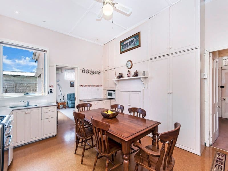 211 Russell Street, Dennington VIC 3280, Dennington - Thumbnail 4