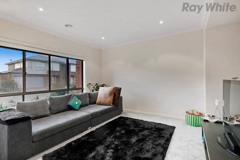 20 Eloura Circuit, Taylors Hill VIC 3037, Taylors Hill - Thumbnail 2