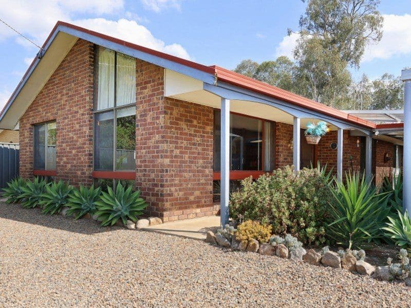 105 Coish Avenue, Benalla VIC 3672, Benalla - Thumbnail 7