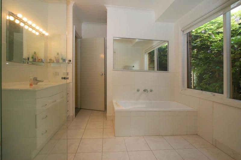 2  Emma Place, DINGLEY VILLAGE VIC 3172, Dingley Village - Thumbnail 2