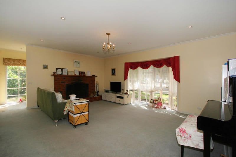 2  Emma Place, DINGLEY VILLAGE VIC 3172, Dingley Village - Thumbnail 4