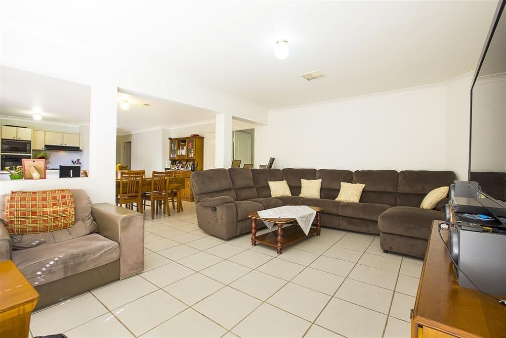 18 Condor Place, GLENMORE PARK NSW 2745, Glenmore Park - Thumbnail 2