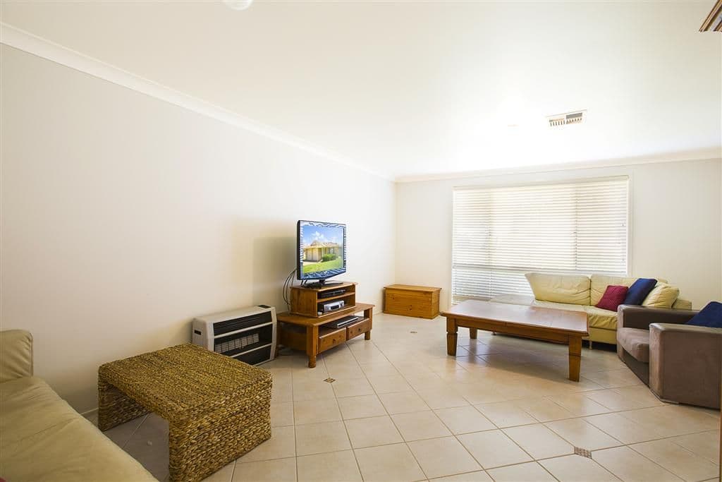 18 Condor Place, GLENMORE PARK NSW 2745, Glenmore Park - Thumbnail 3