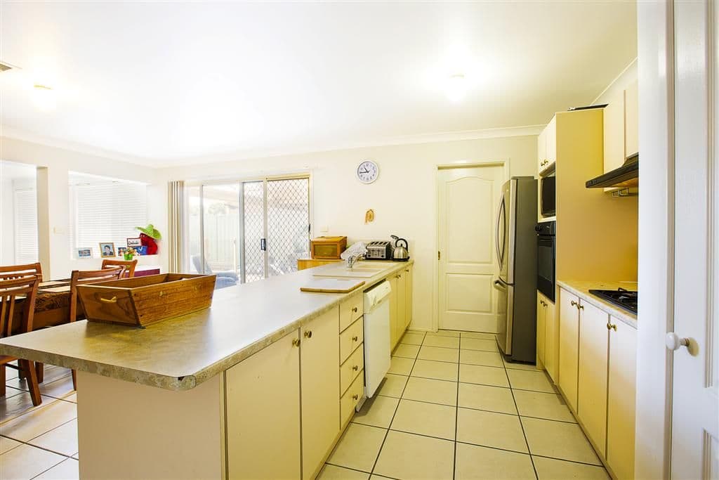 18 Condor Place, GLENMORE PARK NSW 2745, Glenmore Park - Thumbnail 4