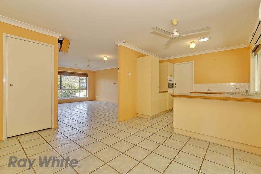 1 Riseborough Crescent, Crestmead QLD 4132, Crestmead - Thumbnail 3