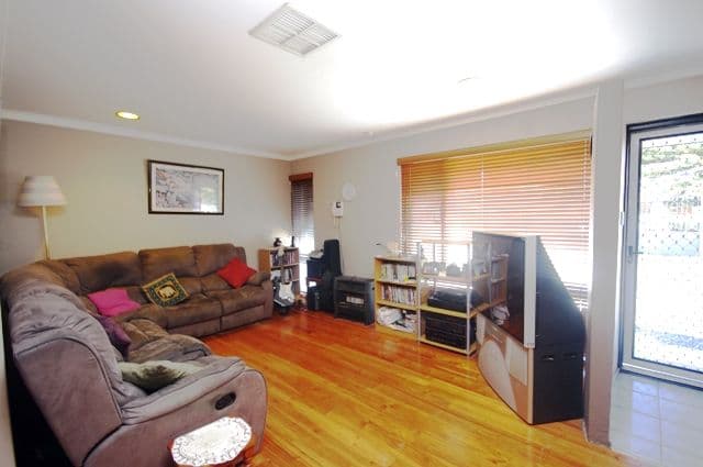 6 Thake Court, KOONDOOLA WA 6064, Koondoola - Thumbnail 2