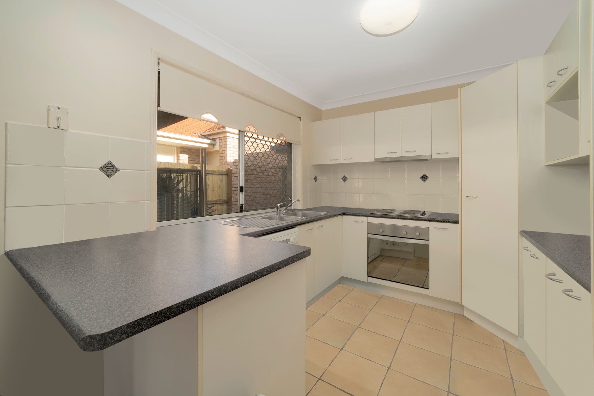 11 Whitfield Crescent, North Lakes QLD 4509, North Lakes - Thumbnail 2