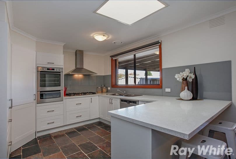 29 Strickland Avenue, Mill Park VIC 3082, Mill Park - Thumbnail 4