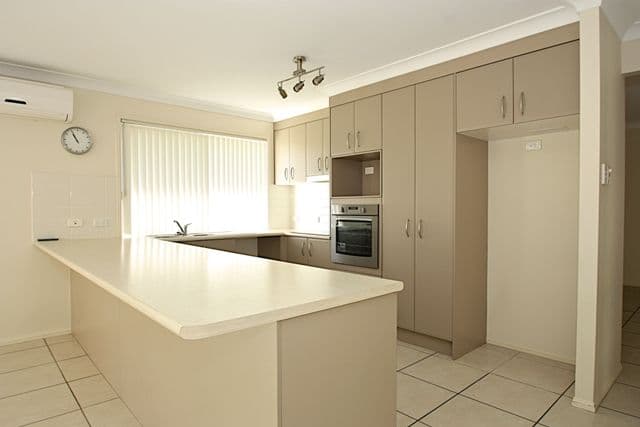60 Eric Drive, BLACKSTONE QLD 4304, Blackstone - Thumbnail 4