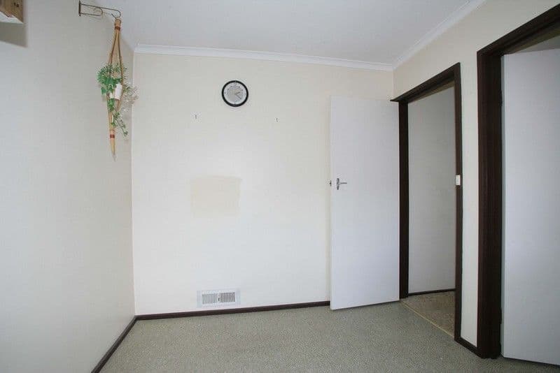 2 McCrae Close, SCORESBY VIC 3179, Scoresby - Thumbnail 4