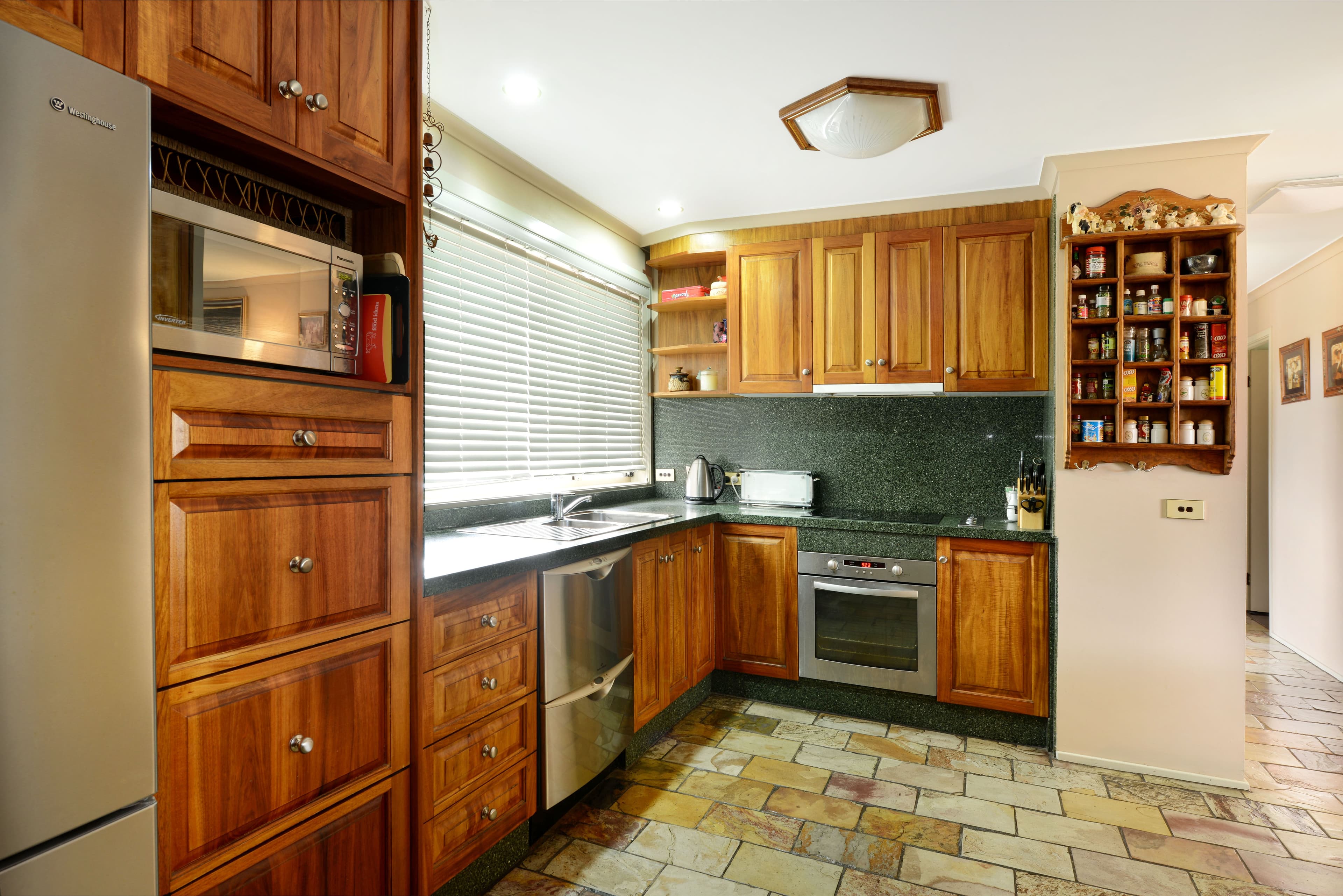11 White Gum Avenue, Albion Park Rail - Thumbnail 3