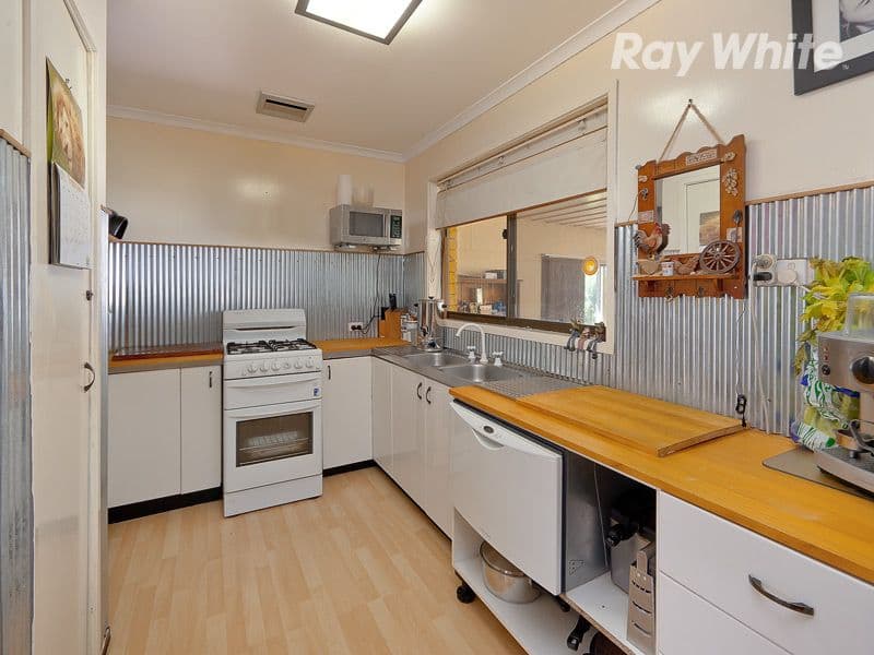 122 Hawkins Street, HOWLONG NSW 2643, Howlong - Thumbnail 2
