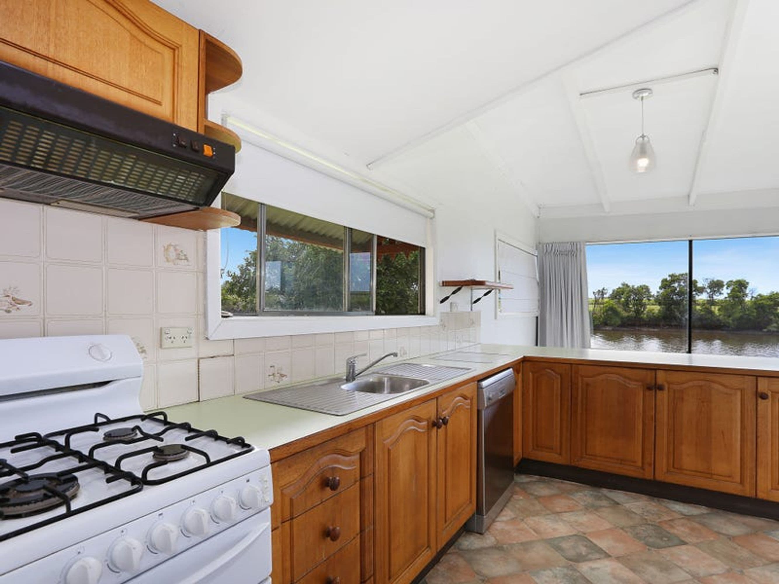 283 South Bank Road, Palmers Channel - Thumbnail 3