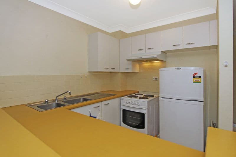 54 Glencoe Street, SUTHERLAND NSW 2232, Sutherland - Thumbnail 3
