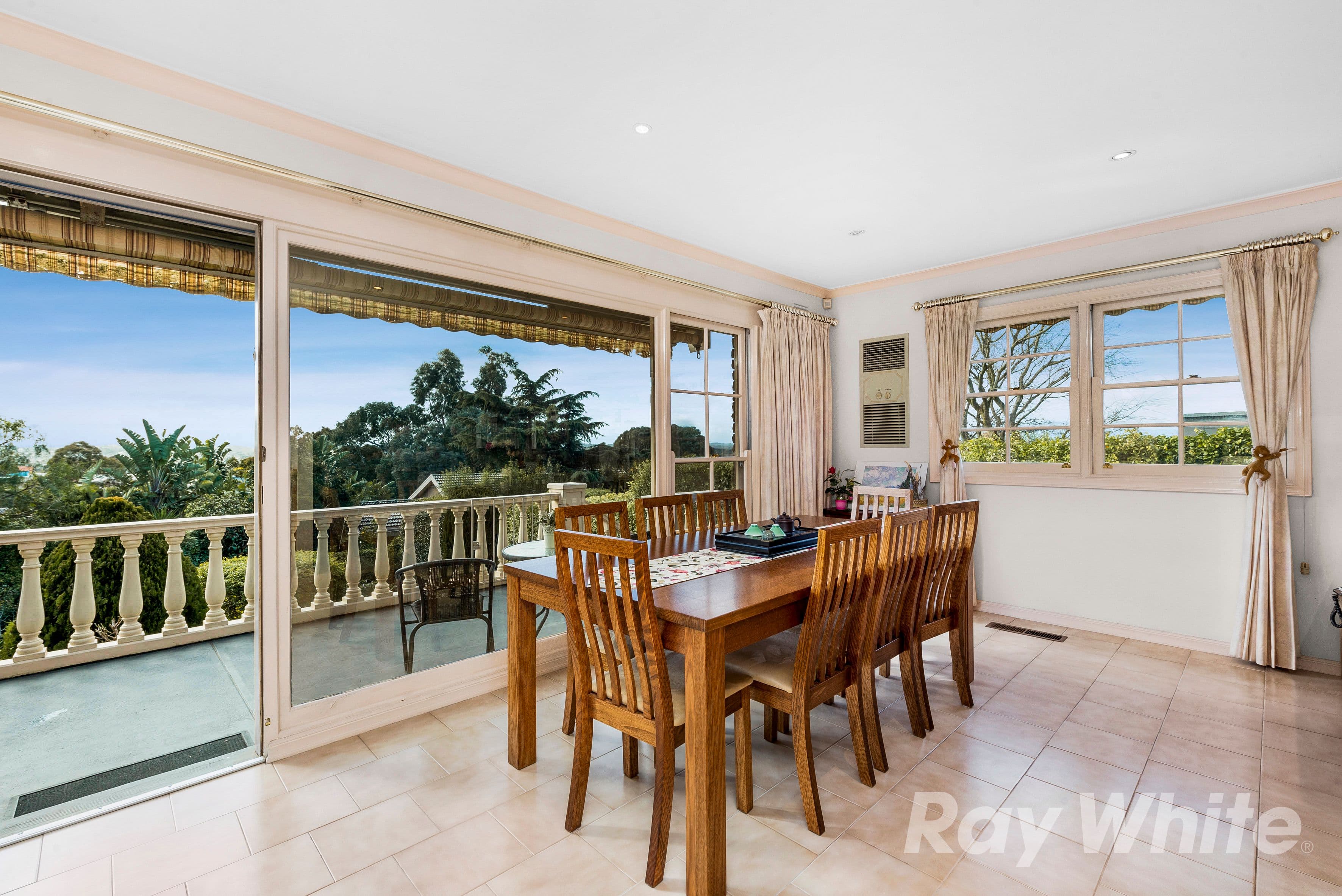 1 Stirling Crescent, Glen Waverley VIC 3150, Glen Waverley - Thumbnail 4