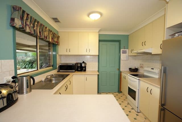 20 Kaldari Crescent, GLENFIELD PARK NSW 2650, Glenfield Park - Image 1