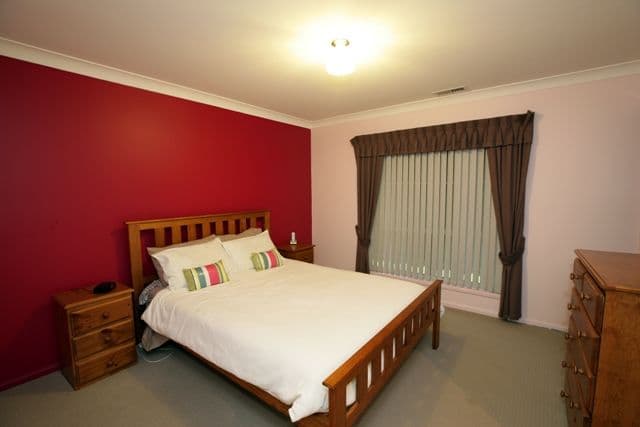 20 Kaldari Crescent, GLENFIELD PARK NSW 2650, Glenfield Park - Thumbnail 2