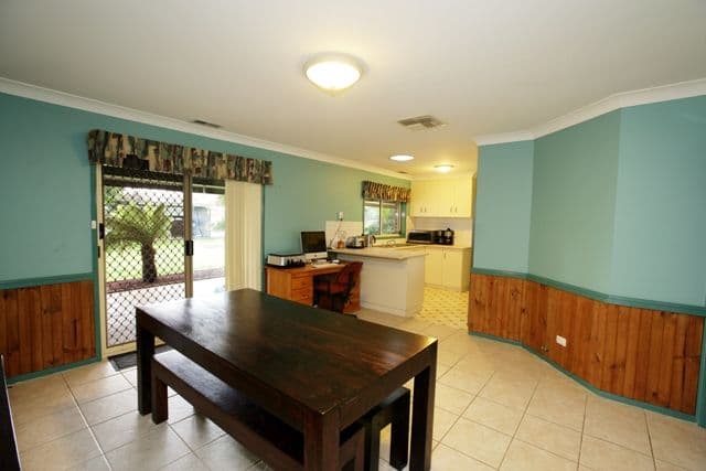 20 Kaldari Crescent, GLENFIELD PARK NSW 2650, Glenfield Park - Thumbnail 3