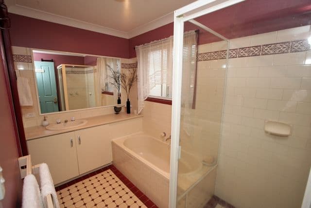 20 Kaldari Crescent, GLENFIELD PARK NSW 2650, Glenfield Park - Thumbnail 4