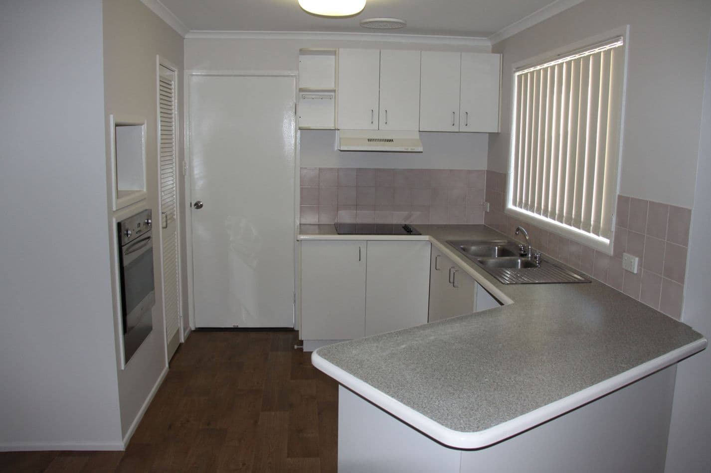 13 Douglas Street, TANNUM SANDS QLD 4680, Tannum Sands - Thumbnail 4