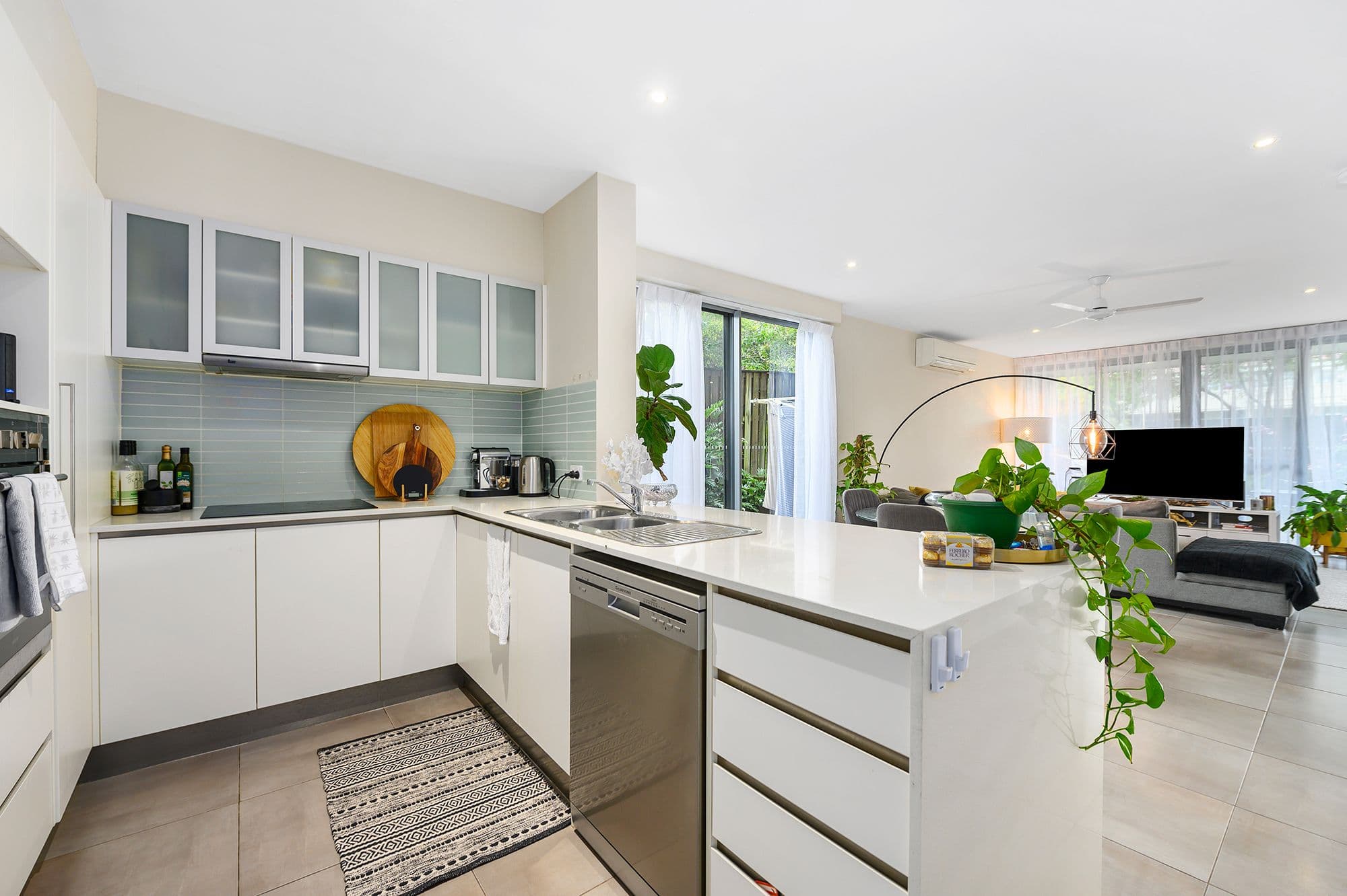 39 Gordon Street, Labrador QLD 4215, Labrador - Thumbnail 4