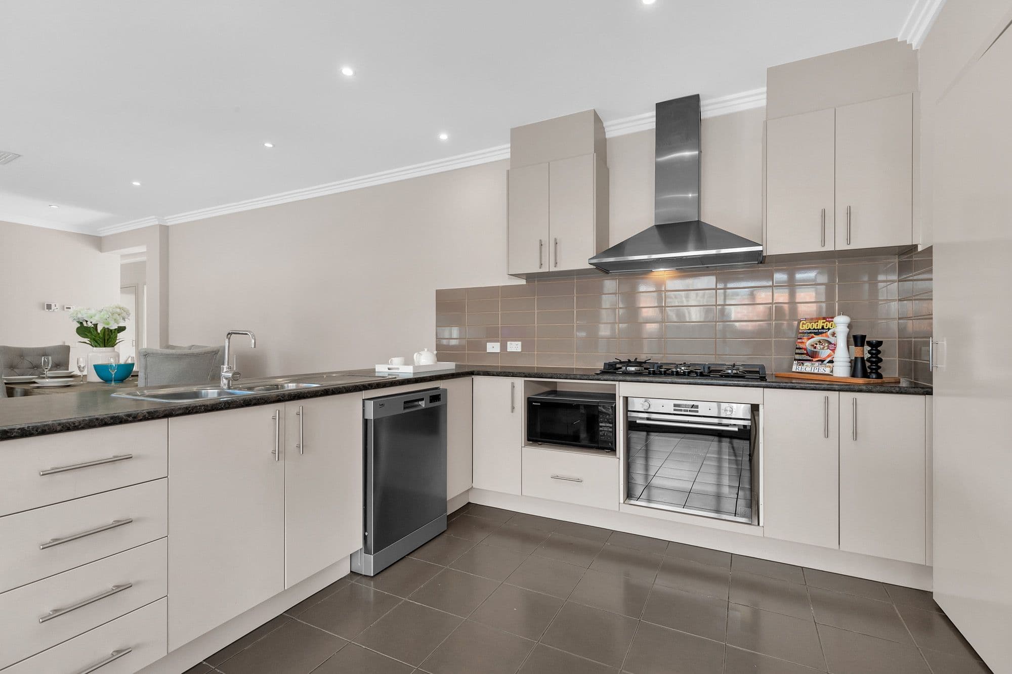 12 Clematis Crescent, MANOR LAKES VIC 3024, Manor Lakes - Thumbnail 6