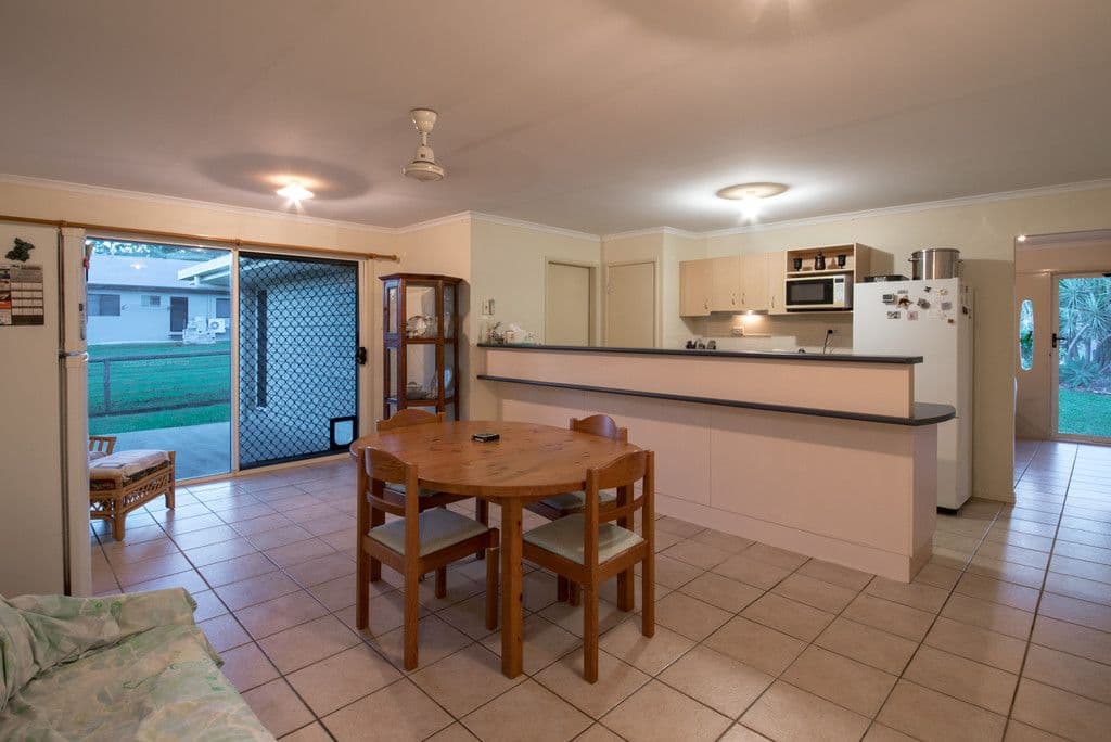 10 O'Hanlon Crescent, Mount Julian QLD 4800, Mount Julian - Thumbnail 3